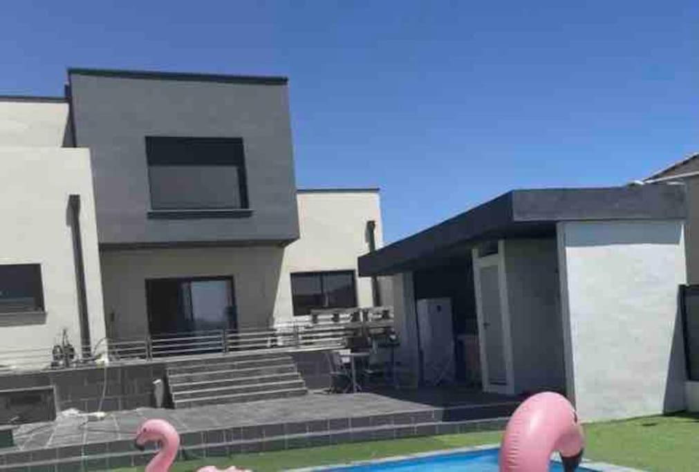 Proche Plage ,Lumineux, Confort Et Bien Situe Villa Meze Exterior photo